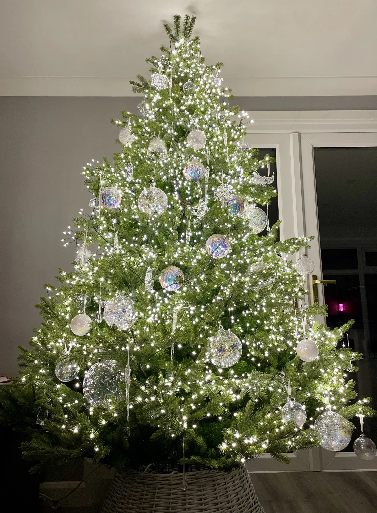 Everlands Arlberg Fir Artificial Pre-shaped Christmas Tree - Image 3