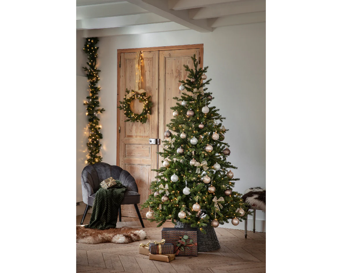 Everlands Allison Pine Artificial Christmas Tree - Image 3