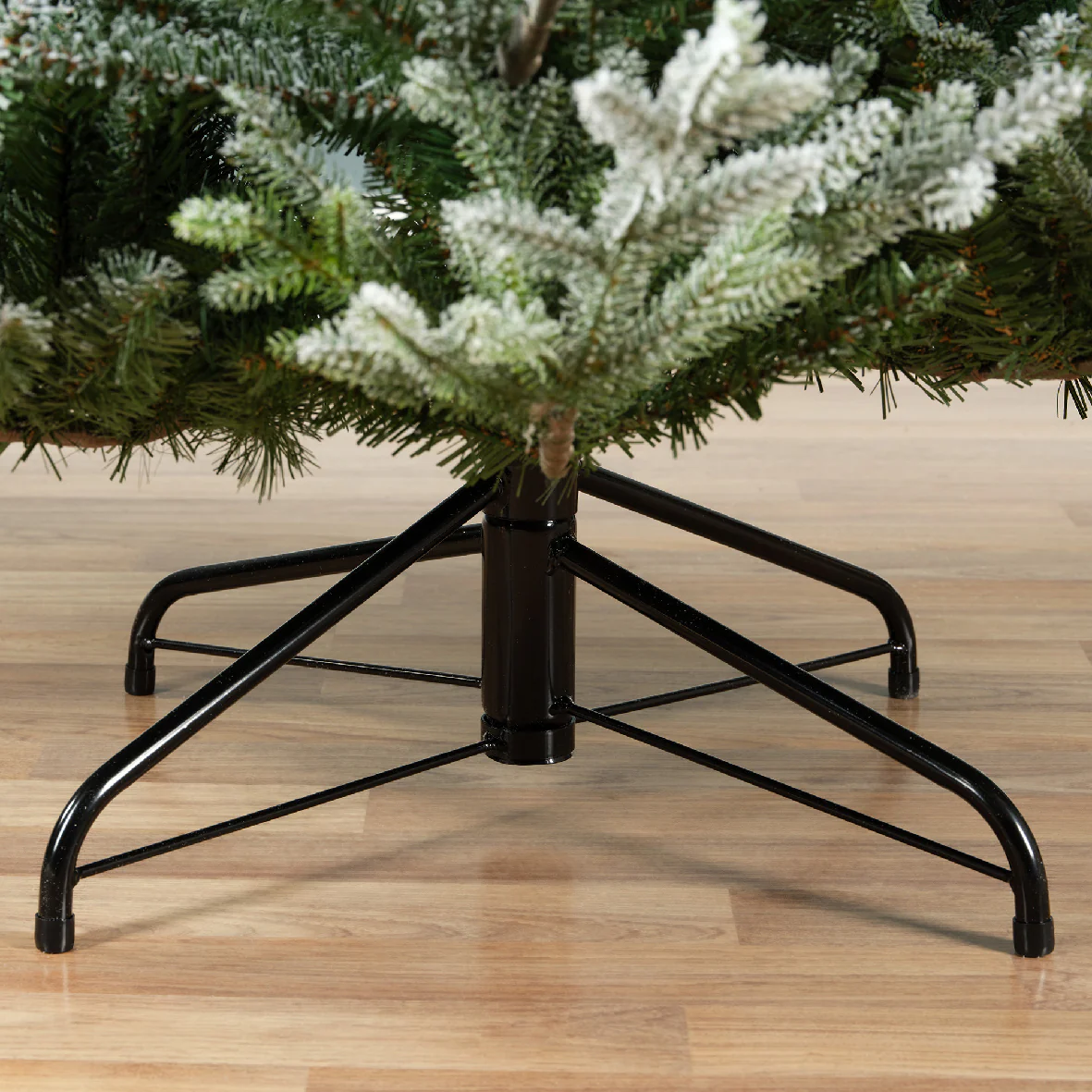 Everlands Norway Spruce Snowy Artificial Pre-shaped Christmas Tree - Image 5