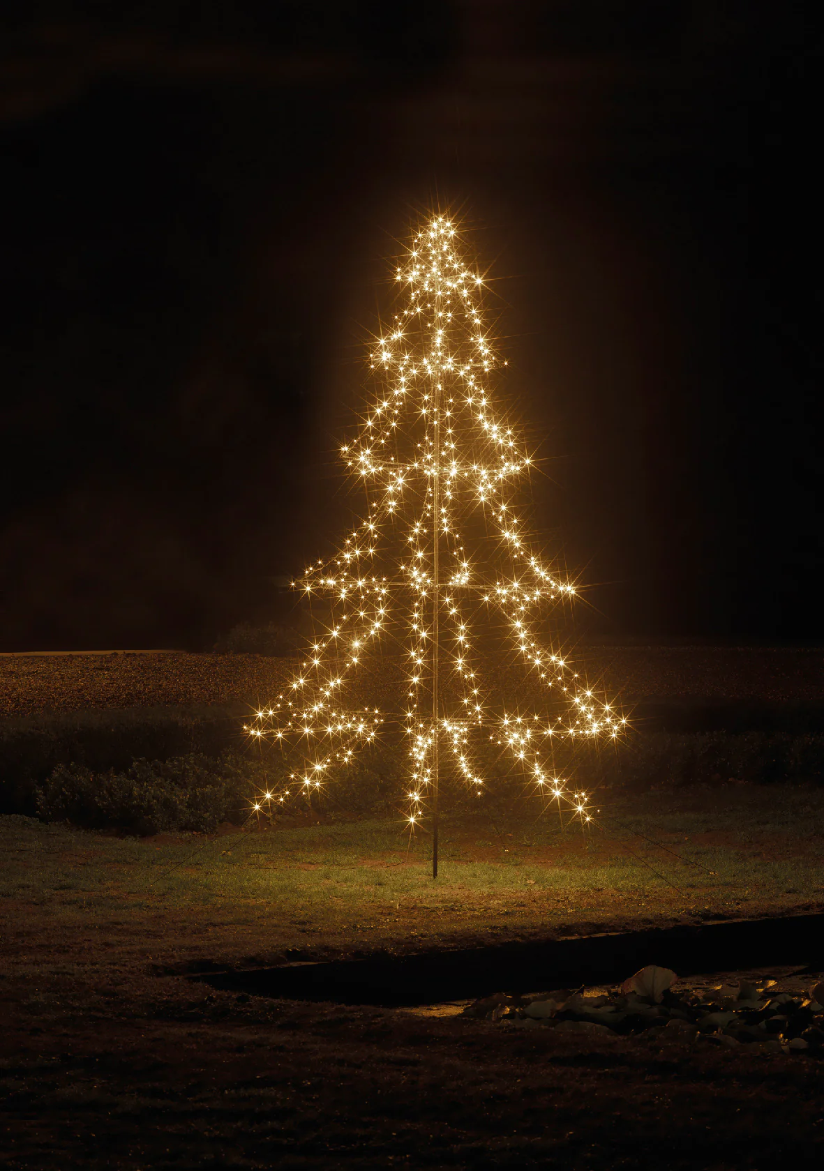 Kaemingk - 3m LED Light Up Outdoor Christmas Tree - 600 LEDs - Image 6