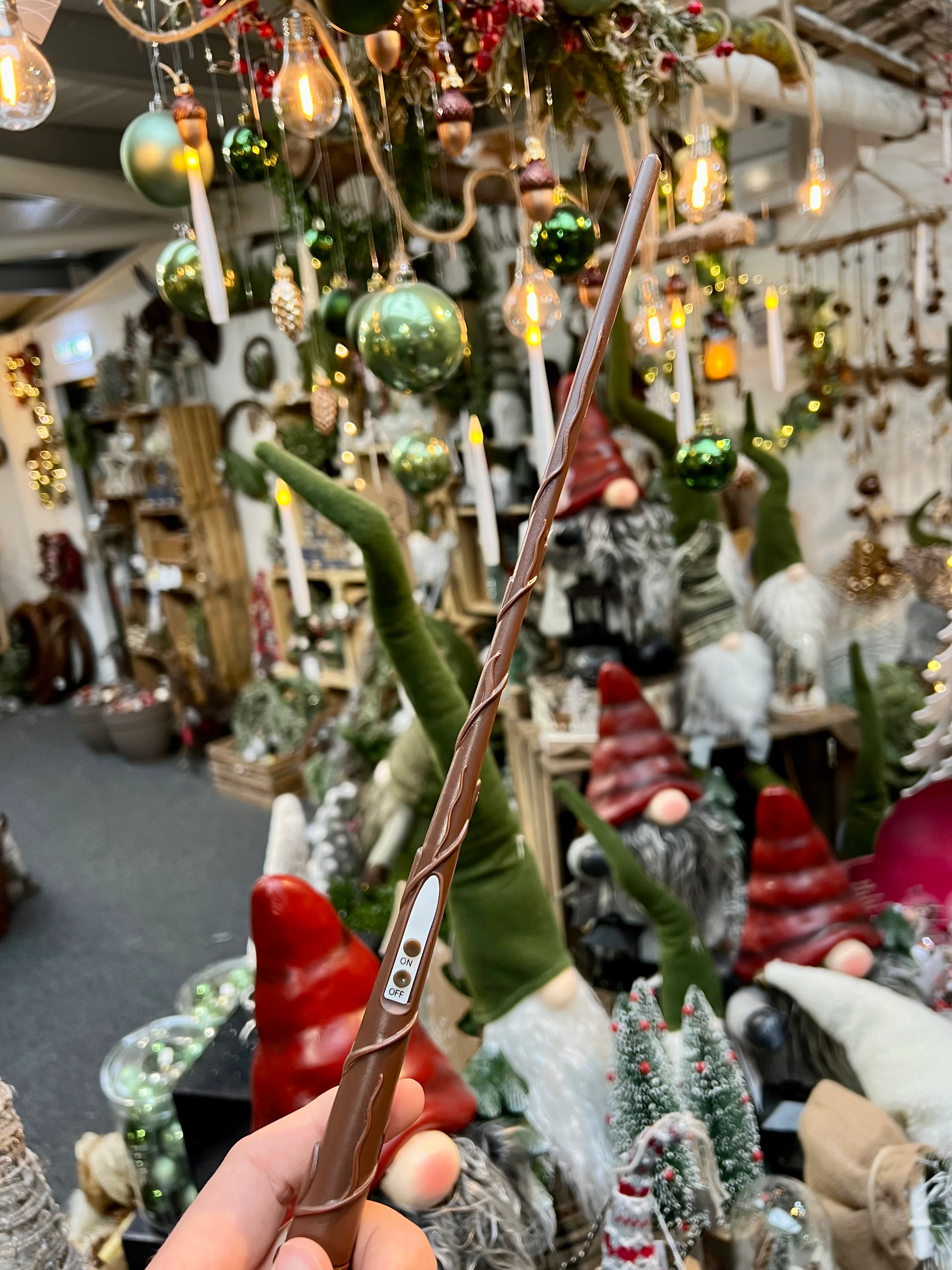 NOMA - Magical Floating Candles with Wand Remote Control - 15cm - Pack of 10 - Image 4